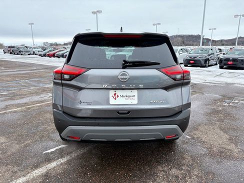 Used 2023 Nissan Rogue SV image 4