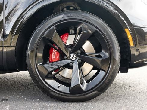 Certified 2025 Bentley Bentayga AWD/4WD image 6