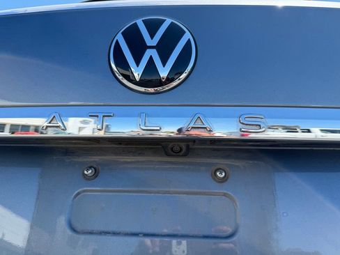Used 2022 Volkswagen Atlas Cross Sport SE AWD/4WD image 32