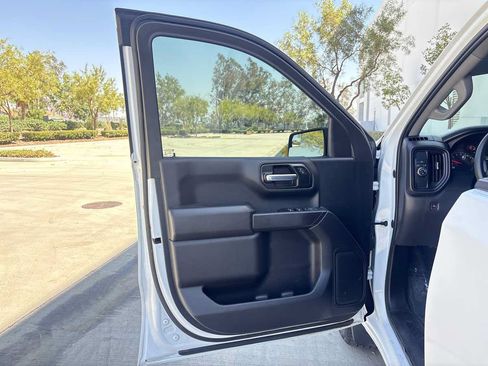 Used 2022 Chevrolet Silverado 1500 Custom RWD image 18
