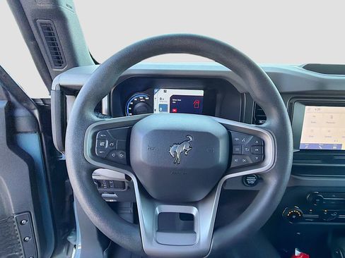 Used 2022 Ford Bronco 4-Door image 35