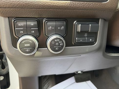 Used 2023 GMC Yukon XL Denali w/ Denali Reserve Package AWD/4WD image 26