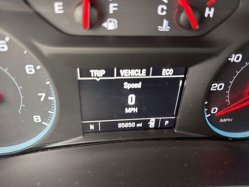 Used 2018 Chevrolet Equinox LT image 17