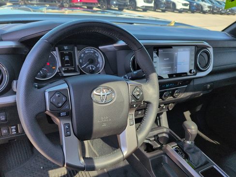 Used 2022 Toyota Tacoma Limited w/ Nightshade Package AWD/4WD image 9