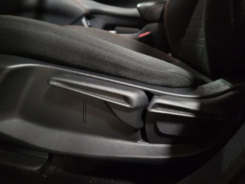 Used 2025 Honda HR-V Sport image 18