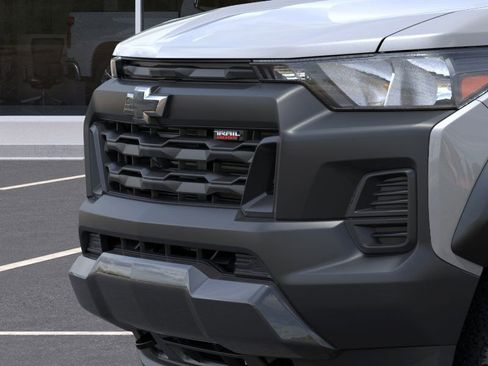 New 2025 Chevrolet Colorado Trail Boss w/ Midnight Edition image 13