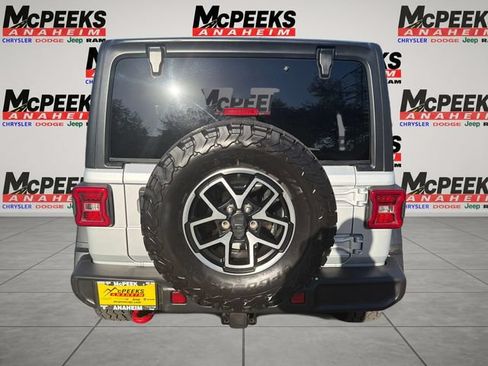 Used 2024 Jeep Wrangler Unlimited Rubicon AWD/4WD image 4