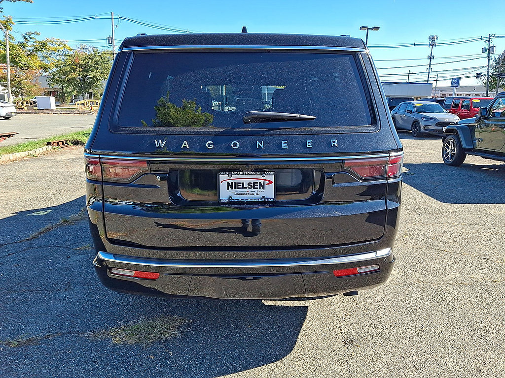 Used 2025 Jeep Wagoneer Series II AWD/4WD image 29