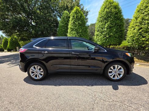 Used 2022 Ford Edge Titanium image 6