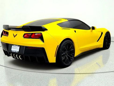 Used 2019 Chevrolet Corvette Stingray Coupe w/ Carbon Flash Badge Package RWD image 5