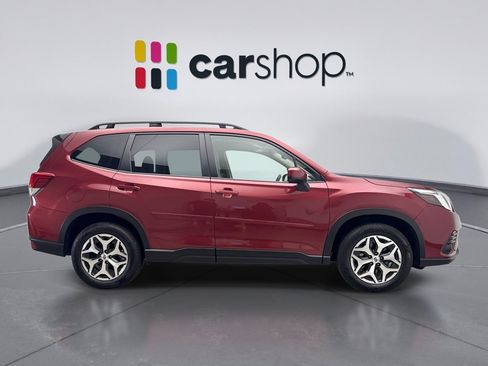 Used 2024 Subaru Forester Premium AWD/4WD image 6