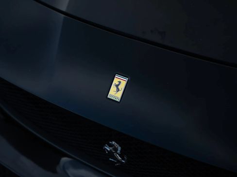 Used 2019 Ferrari 812 Superfast RWD image 28