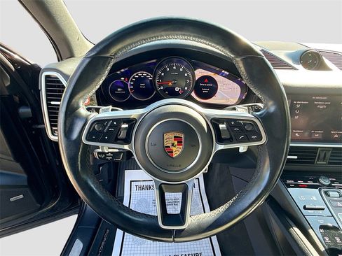 Used 2021 Porsche Cayenne S image 12
