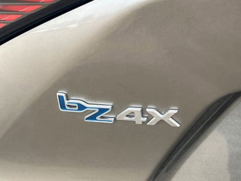 Used 2024 Toyota bZ4X XLE image 7