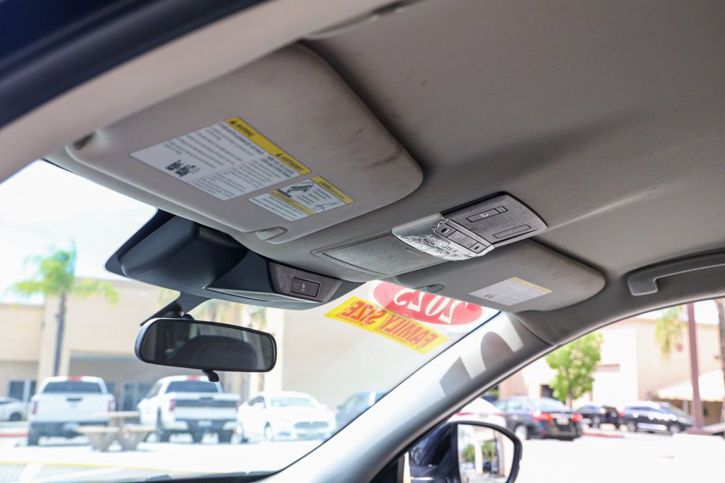 Used 2025 Nissan Pathfinder SV FWD image 14