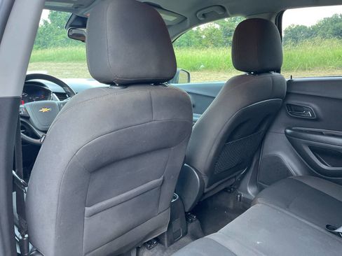 Used 2020 Chevrolet Trax LS w/ Tint and Cruise Package image 18