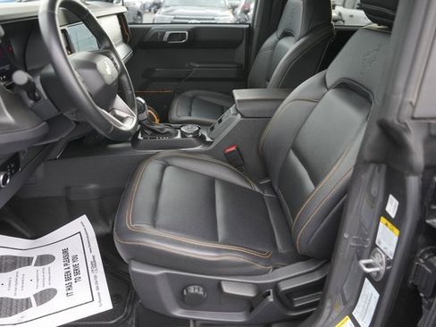 Used 2024 Ford Bronco Badlands image 9