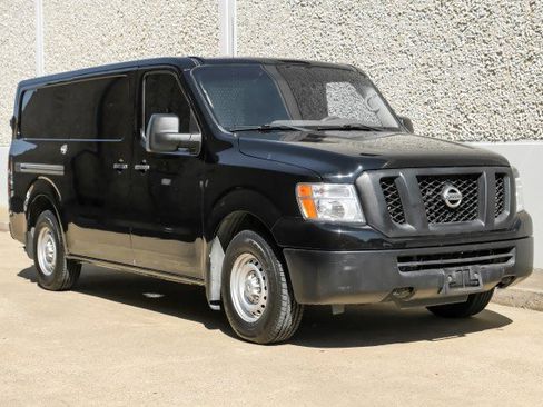 Used 2021 Nissan NV 2500 S image 9