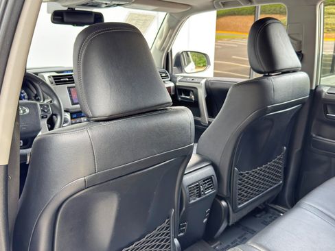 Used 2018 Toyota 4Runner Limited AWD/4WD image 33