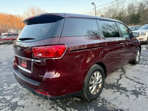 Used 2019 Kia Sedona LX image 8