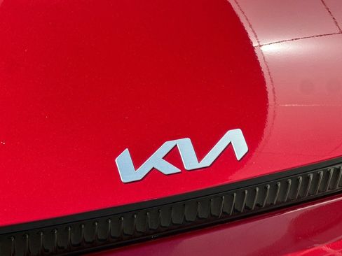 Used 2024 Kia EV6 Light RWD image 37