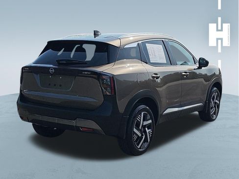 Used 2026 Nissan Kicks SV w/ Charging Package FWD image 4