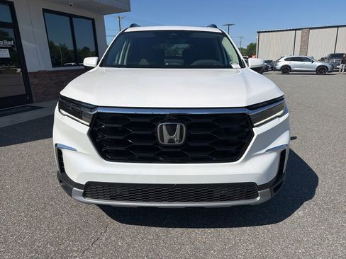 Used 2025 Honda Pilot Elite image 10