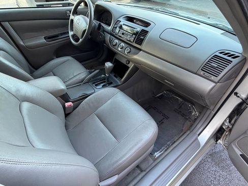 Used 2005 Toyota Camry LE image 19