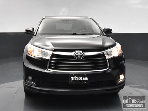 Used 2015 Toyota Highlander Limited Platinum AWD/4WD image 48