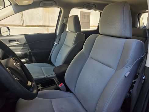Used 2015 Honda CR-V LX image 2