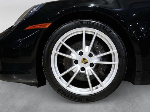 Used 2022 Porsche 911 Carrera RWD image 8