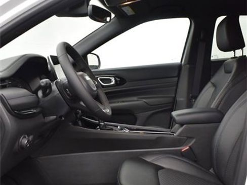 New 2026 Jeep Compass Latitude image 10