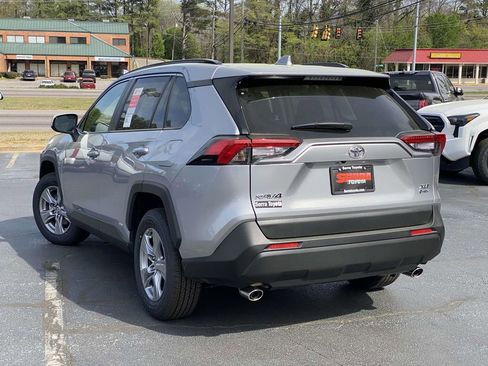 Used 2025 Toyota RAV4 XLE AWD/4WD image 22