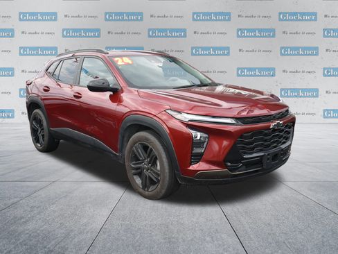 Used 2024 Chevrolet Trax ACTIV w/ Sunroof Package image 3