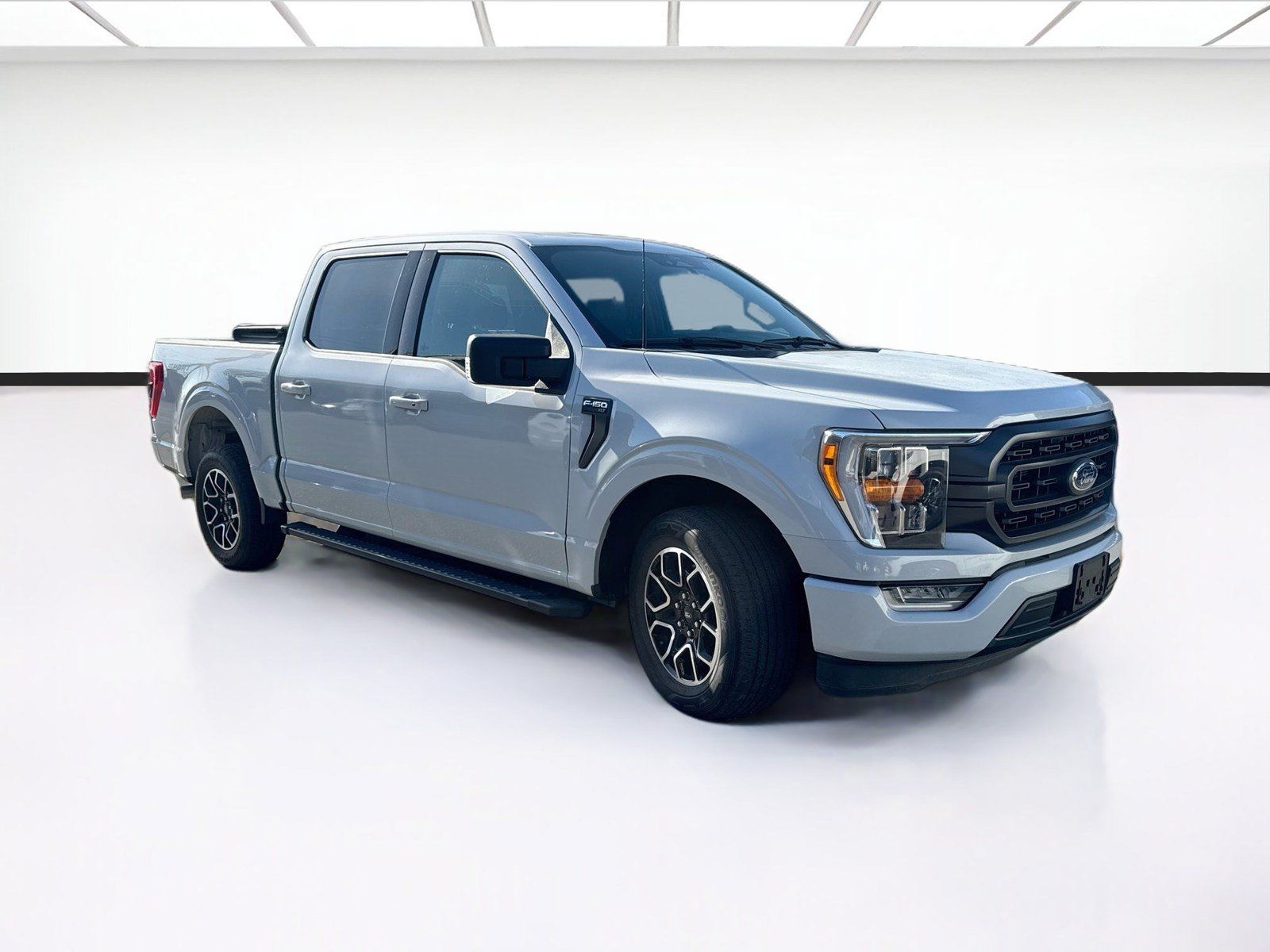 Used 2022 Ford F150 XLT w/ Equipment Group 302A High RWD image 3