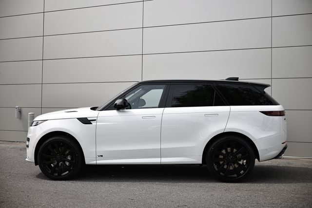 New 2026 Land Rover Range Rover Sport Dynamic SE AWD/4WD image 4