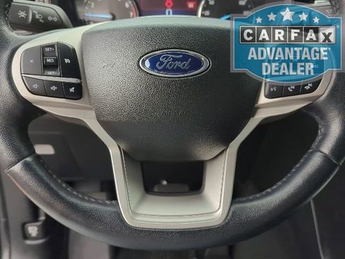 Used 2022 Ford Explorer XLT image 11