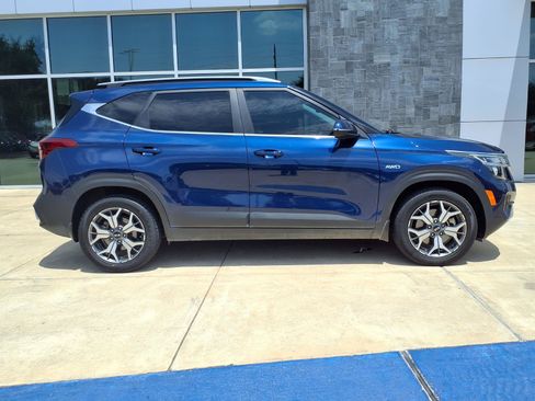 Used 2021 Kia Seltos EX AWD/4WD image 26