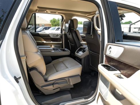 Used 2023 Lincoln Navigator L Reserve RWD image 38