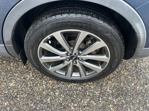 Used 2019 Lincoln Nautilus Select w/ Cargo Utility Package image 18