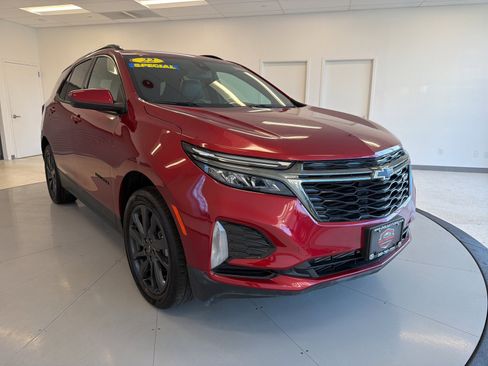 Used 2022 Chevrolet Equinox RS image 1