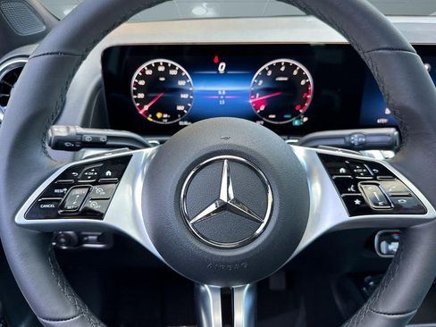 New 2026 Mercedes-Benz GLB 250 image 16