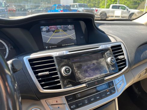 Used 2014 Honda Accord EX-L image 16