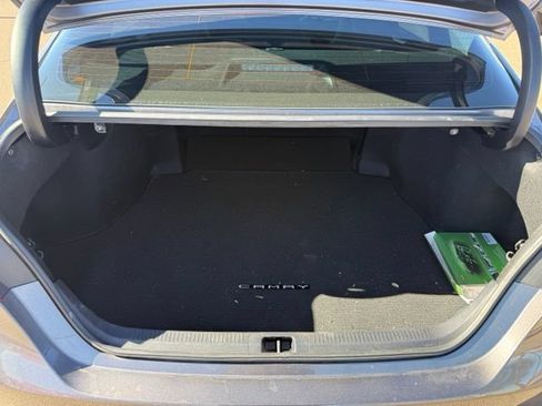 Used 2022 Toyota Camry SE w/ Carpet Mat Package (TMS) FWD image 38
