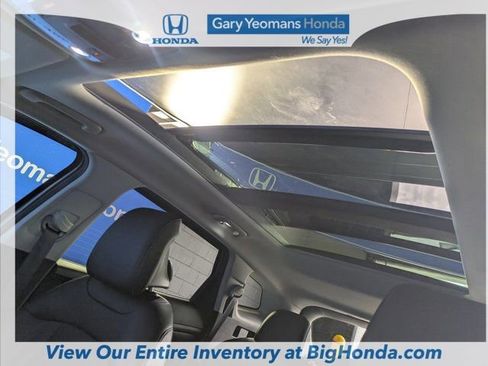 Used 2025 Kia Sportage EX w/ Premium Package image 24