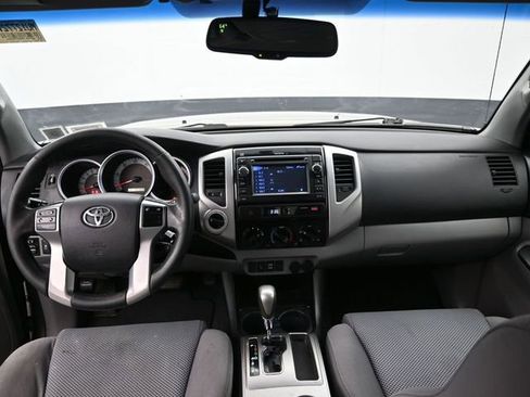 Used 2013 Toyota Tacoma 4x4 Access Cab V6 w/ TRD Off-Road Pkg image 17