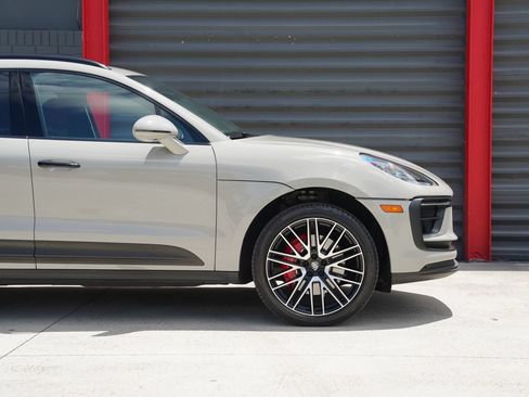 Used 2022 Porsche Macan S AWD/4WD image 3