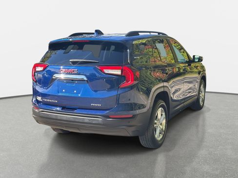 Used 2022 GMC Terrain SLE w/ Driver Convenience Package image 5