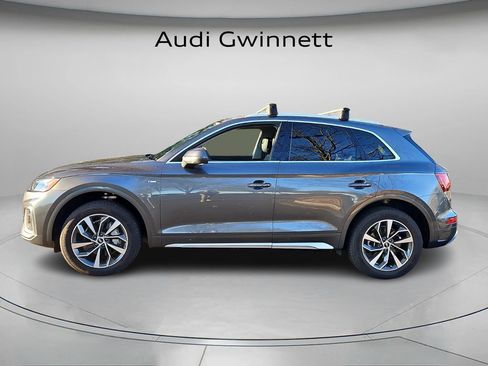 Used 2022 Audi Q5 2.0T Premium w/ Convenience Package image 3