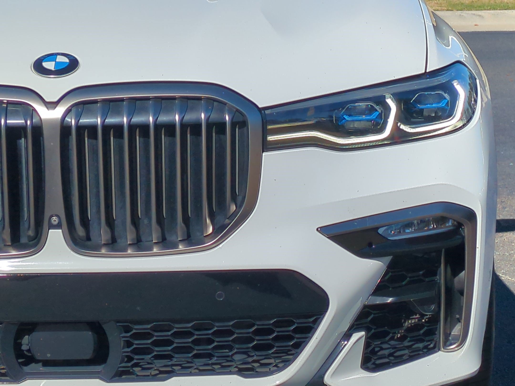 Used 2020 BMW X7 M50i w/ Dynamic Handling Package AWD/4WD image 6